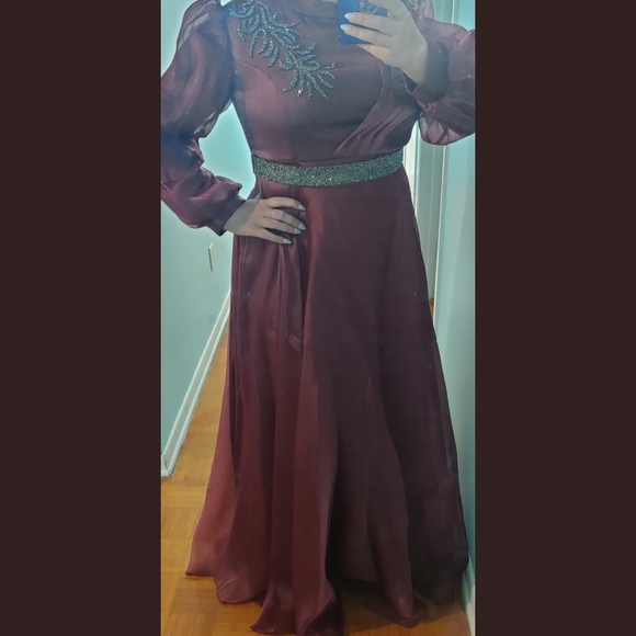 Evening gown event dress for hijabi size L/XL or 44 /12-14 - Picture 2 of 3